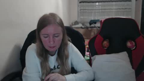 JenisAndPeter online show from October 5, 5:20 pm