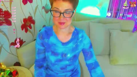 Jenn online show from December 5, 12:25 pm