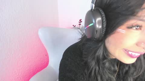 Jenner online show from December 27, 3:42 am