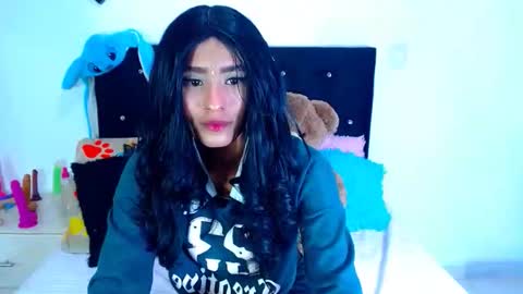 jenn online show from December 17, 3:24 am