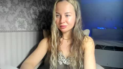 Jennifer online show from May 12, 8:07 pm