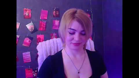 Jennifer online show from March 18, 12:33 pm