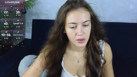 Jennifer online show from December 19, 8:32 am