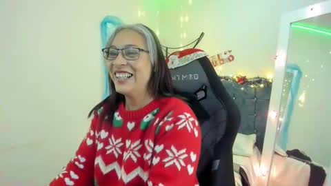 JenniferBrowl online show from December 24, 2:01 pm