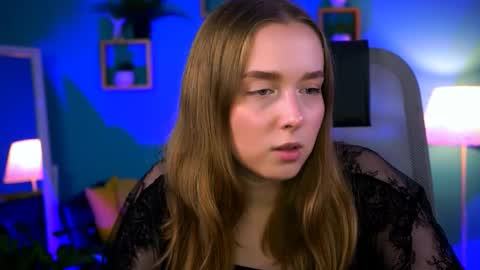 Jennifer online show from September 18, 9:30 pm