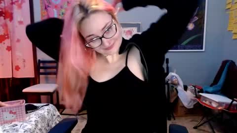 Jennifer Gwen online show from February 19, 1:29 am