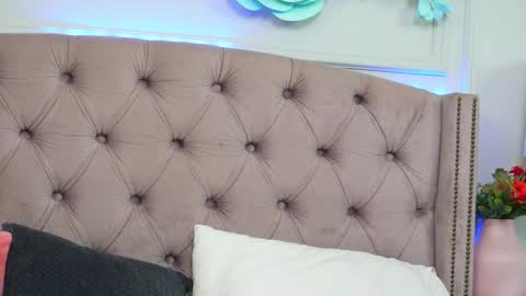 JenniferLovve online show from November 13, 8:17 am