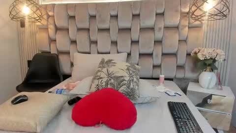 Jennsexy  online show from March 8, 12:00 am