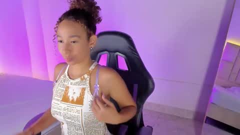 jenny__lawrence online show from October 17, 8:02 pm