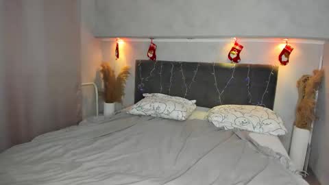 Jenny online show from December 5, 9:41 am