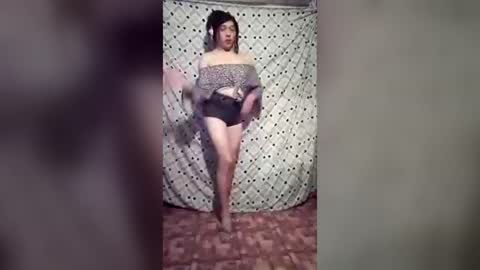jennytravestisexy online show from July 2, 6:18 am