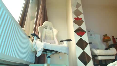 infamous blondiechloe.             Jennyjennywildd online show from February 23, 8:05 am