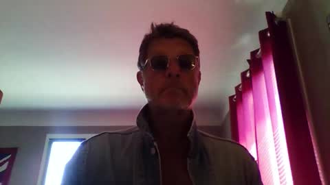 jerflor online show from April 9, 10:54 am