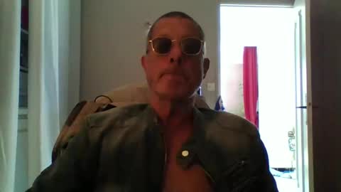 jerflor online show from October 1, 11:20 am