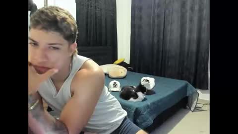 jeroo__ online show from December 15, 9:55 pm