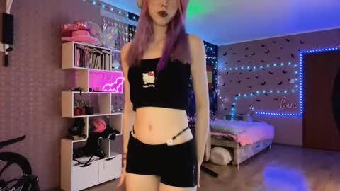 jerrienyhan online show from December 18, 1:50 pm