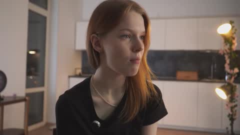 Molly online show from November 14, 3:25 pm