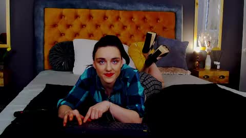 Jessica White online show from April 14, 4:27 am