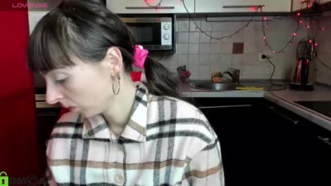 jessicaforris online show from March 4, 7:41 am