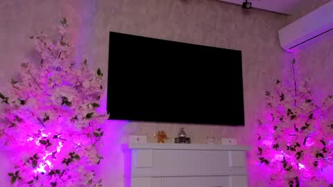 Gloria   online show from March 12, 1:47 am