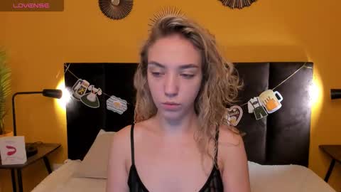 Snapshot of jessie_curlyy chatting on September 20, 2:58 am Jessie online show from September 20, 2:58 am