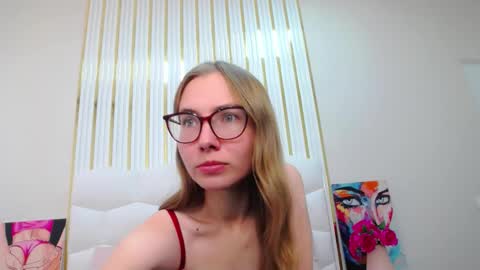 Snapshot of jessiejuss chatting on September 26, 11:40 am JessieJuss online show from September 26, 11:40 am