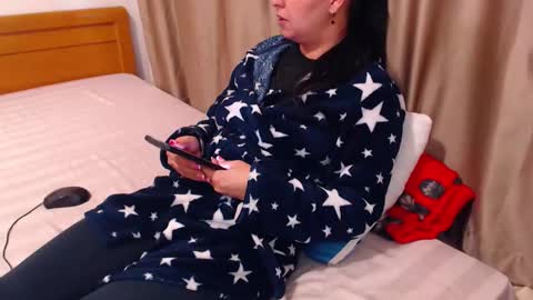 jessiestar3 online show from April 4, 5:25 am