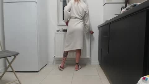 jessieryan online show from December 5, 4:44 am