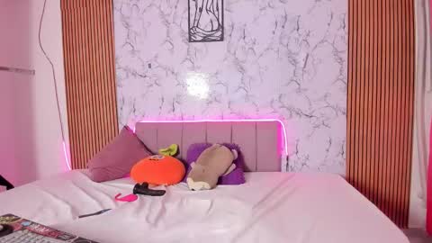 jessica online show from March 19, 5:02 am