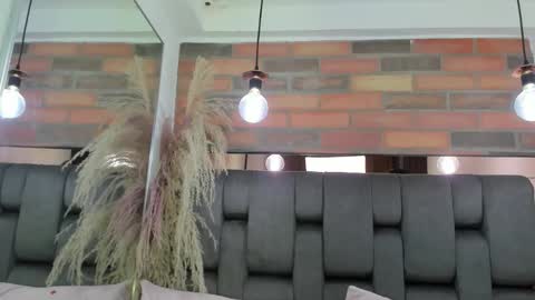 JESSY CORTES online show from April 18, 6:15 am