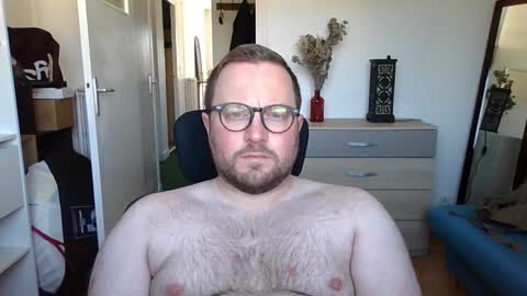 jeuneloup92 online show from October 12, 9:24 am