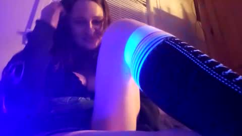 Snapshot of jewishkitty chatting on October 29, 5:42 am jewishkitty online show from October 29, 5:42 am