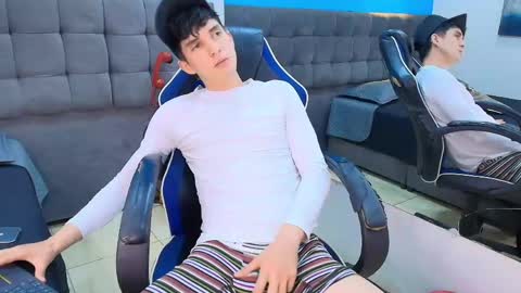 Jheampiero online show from May 21, 4:02 pm