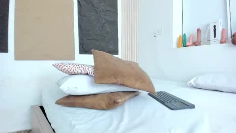 jheremy_wen online show from November 12, 8:00 pm