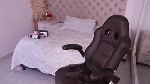 jhoanleandro online show from March 17, 5:45 am