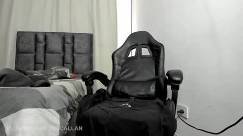 Jhonaiker online show from February 8, 10:13 pm