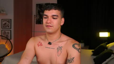 Jhonny  online show from May 13, 3:27 am