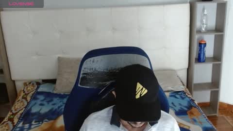 jhontorres018 online show from October 24, 12:33 am