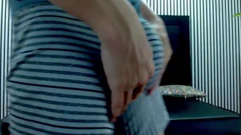 jhontorres018 online show from February 18, 9:43 am