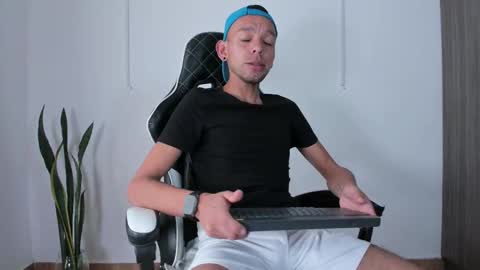 Snapshot of jhors_silv chatting on October 4, 6:49 pm Jhors online show from October 4, 6:49 pm