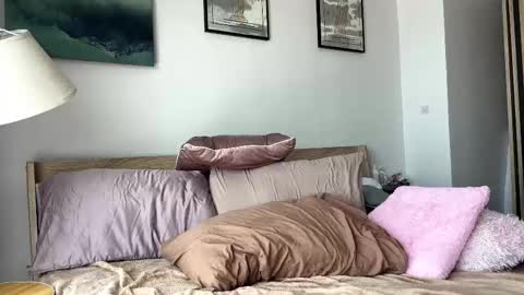 jigglipuff_ online show from February 8, 6:06 am