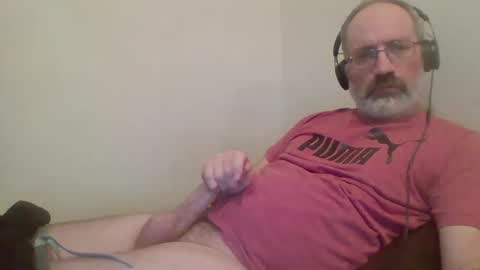 Snapshot of jimmielove2046 chatting on October 22, 5:32 am jimmielove2046 online show from October 22, 5:32 am