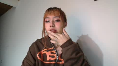 Minaa  online show from December 4, 2:22 am