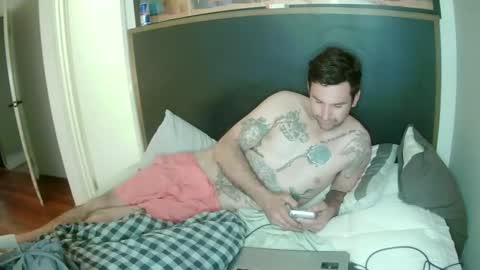 Snapshot of jjlvi chatting on October 21, 9:25 am jjlvi online show from October 21, 9:25 am