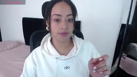 Snapshot of jjulietha95 chatting on September 28, 2:26 pm Julieta online show from September 28, 2:26 pm