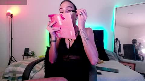 Joa Isaza     online show from October 8, 6:52 am