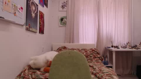 joan_kiss online show from September 24, 8:10 am