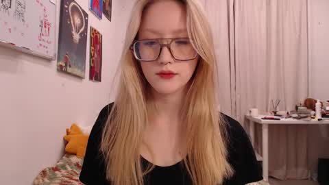 joan_kiss online show from October 12, 12:14 am