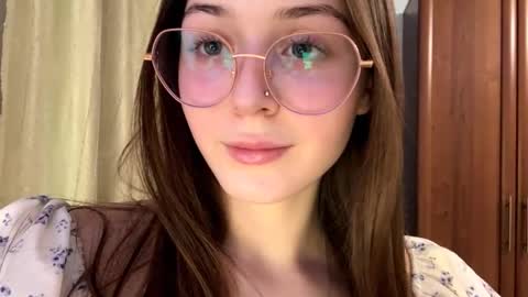 Adel online show from December 21, 5:19 pm