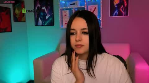 your fav girl online show from December 19, 5:19 pm